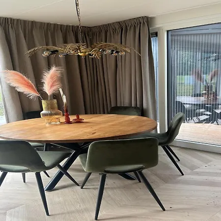 Family Retreat By Palette De-steppe * Ulicoten