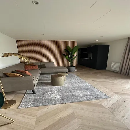 Family Retreat By Palette De-steppe * Ulicoten