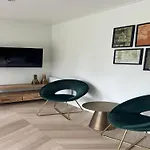 Family Retreat By Palette De-steppe Дом отдыха