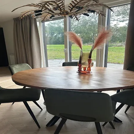 בית נופש Family Retreat By Palette De-steppe