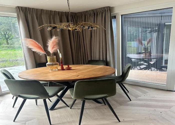 בית נופש Family Retreat By Palette De-steppe Ulicoten